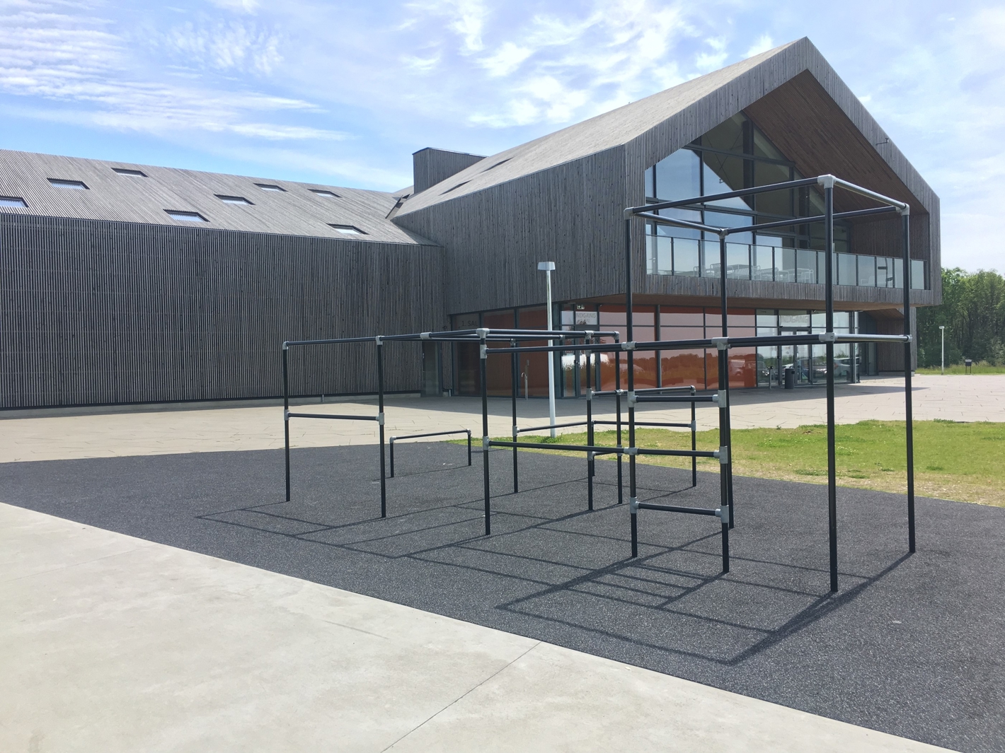 Lille klatrestativ ved siden af Hjertet